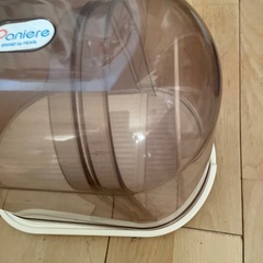 パンの保管する容器の画像