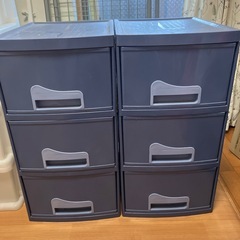 プラスチック衣装ケースの画像