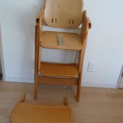 丈夫なコブタフレンドの子供用椅子の画像