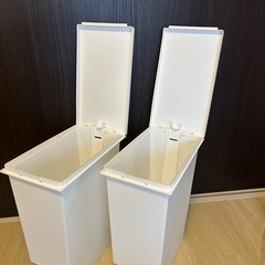 ゴミ箱セットの画像