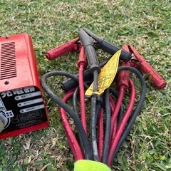 バッテリー充電器、ブースターケーブル？の画像