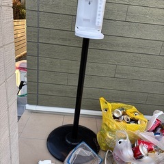 ハンドスプレースタンド、空缶、金物の画像