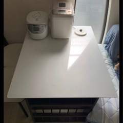 伸縮式ダイニングテーブルの画像