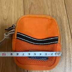 デジタルカメラポーチ　小物入れ　首掛けストラップ　クッション性あり　オレンジの画像