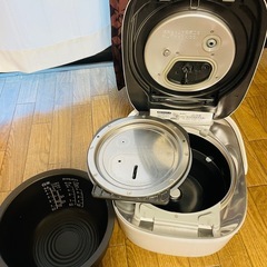TOSHIBA RC-10VXR 1.0L 東芝真空圧力IHジャー炊飯器の画像