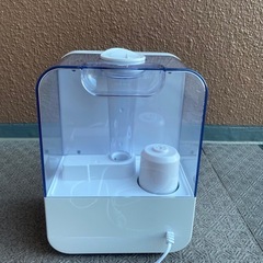 お洒落な木目調の加湿器の画像
