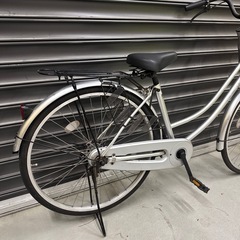 26インチ　シルバー自転車の画像