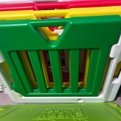 はらぺこあおむし ベビーサークルの画像