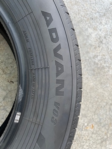【ほぼ新品】ヨコハマ ADVAN V03 225/65R17 102H 4本セット