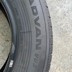 【ほぼ新品】ヨコハマ ADVAN V03 225/65R17 102H 4本セットの画像