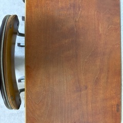 学習机と椅子(1つずつで1セット)の画像