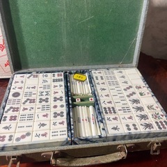 麻雀マットと麻雀牌セットの画像