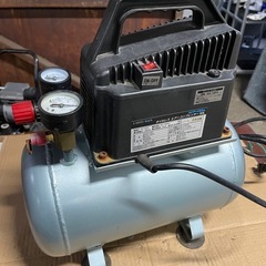 ★エアーコンプレッサー  10Lの画像