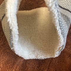 グレー系ボタン付きネックウォーマーの画像