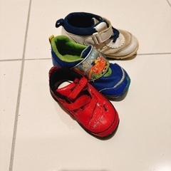 キッズ　中古靴　アンパンマン靴の画像