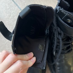 ZARAキッズブーツの画像