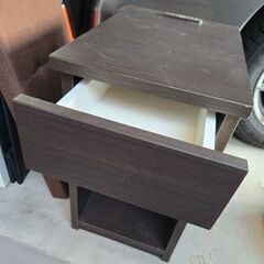 サイドテーブルの画像