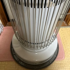 トヨトミ 石油ストーブ KS-67H(W) 対流型 ホワイト 17〜24畳の画像