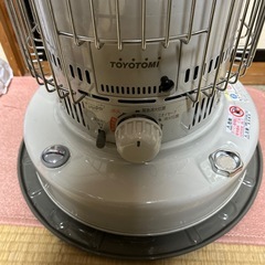 トヨトミ 石油ストーブ KS-67H(W) 対流型 ホワイト 17〜24畳の画像