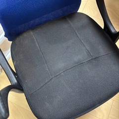 キャスター付き椅子の画像