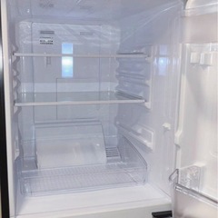 (送料無料) 2020年 極美品 冷蔵庫 SHARP 137L 霜取り不要 どっちもヒンジ 耐熱１００℃テーブル ④の画像