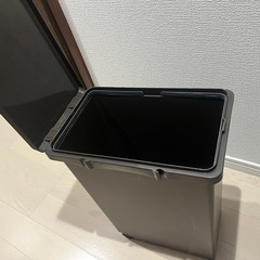 家庭用ゴミ箱の画像