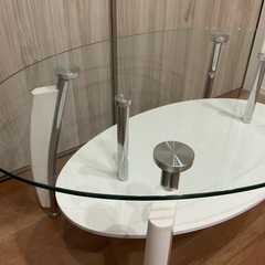 ⭐️棚付きガラスのテーブル⭐️楕円形センターテーブル　の画像