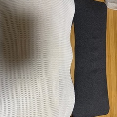 ニトリ　枕　腰枕の画像