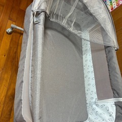 ベビーベッドの画像