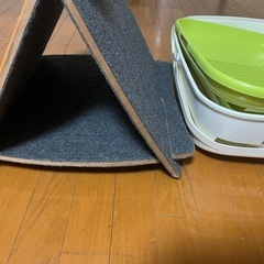 猫用システムトイレと爪研ぎハウスの画像