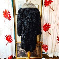 ∴カルガンラム＆ミンク。まるで布仕立てのような軽やかロングファーコート、いかがでしょうか？の画像