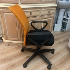 オフィスチェアの画像