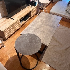 【引越しにつき急募】テーブル、サイドテーブルセットの画像