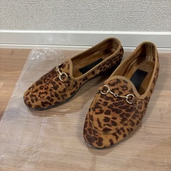 ヒョウ柄フラットシューズの画像