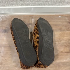 ヒョウ柄フラットシューズの画像