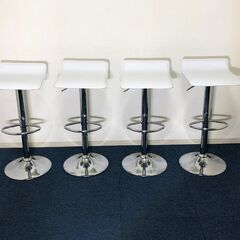 ホワイトカウンターチェア4脚セット 360°回転・足置き付き ガス圧昇降式スツール PVC合成皮革/クロムメッキ バーチェアーの画像