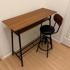 【美品】オシャレなカフェテーブルとスツールの画像