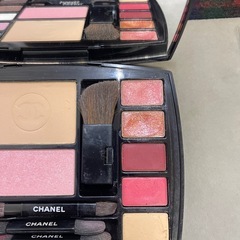 シャネル　トラベルメイクアップパレット CHANEL パレットの画像