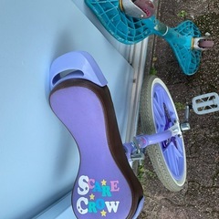 一輪車とブレイドボードの画像