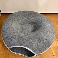 ドーナツ型　フェルトキャットハウス　ペットベッド　グレーの画像