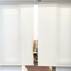 カーテン ロール スクリーン　2本 12月29日までの画像