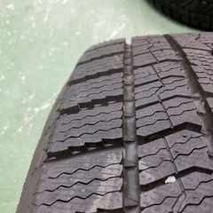 175/65/14スタッドレスタイヤ鉄ホイール付き
の画像