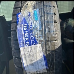 スタッドレスタイヤ195/65/15の画像