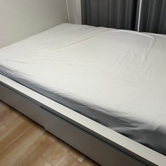 IKEA MALM  ダブルベッドの画像