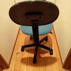 パソコンデスク用イスの画像