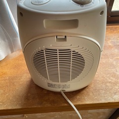 セラミックファンヒーターの画像