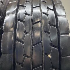 札幌発 引取OK DUNLOP SP688 245/70R19.5 19.5インチ トラックタイヤ 夏タイヤ ミックス 2本 23年製 バリ溝 地山 大型 低床　(STT080)の画像