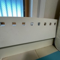 木製　白い　シングルベッドの画像