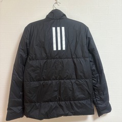 定価1万円 新品未使用タグ付き adidas 黒 ダウンジャケットの画像