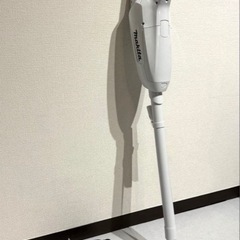 【年末限定】 マキタコードレス掃除機 CL107 紙パック式の画像